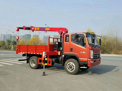 四驱越野凯马随车吊 配置解析与市场报价参考